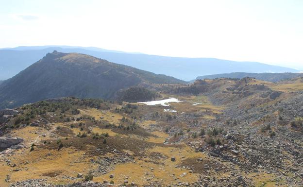 La Laguna Larga, vista desde el Urbión a más de 2.000 metros de altitud. 