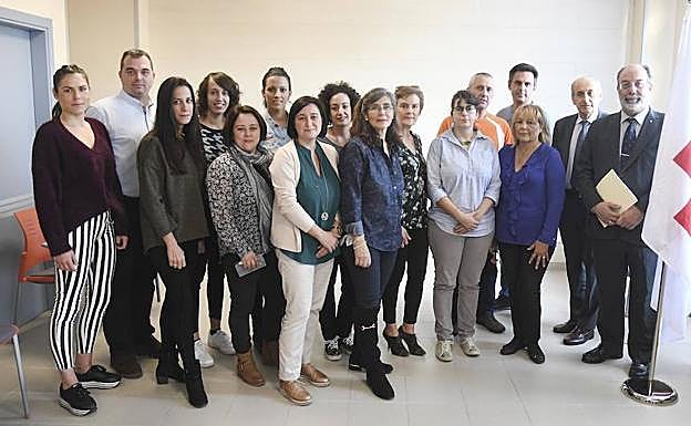 Foto de familia de los alumnos en la entrega de diplomas.