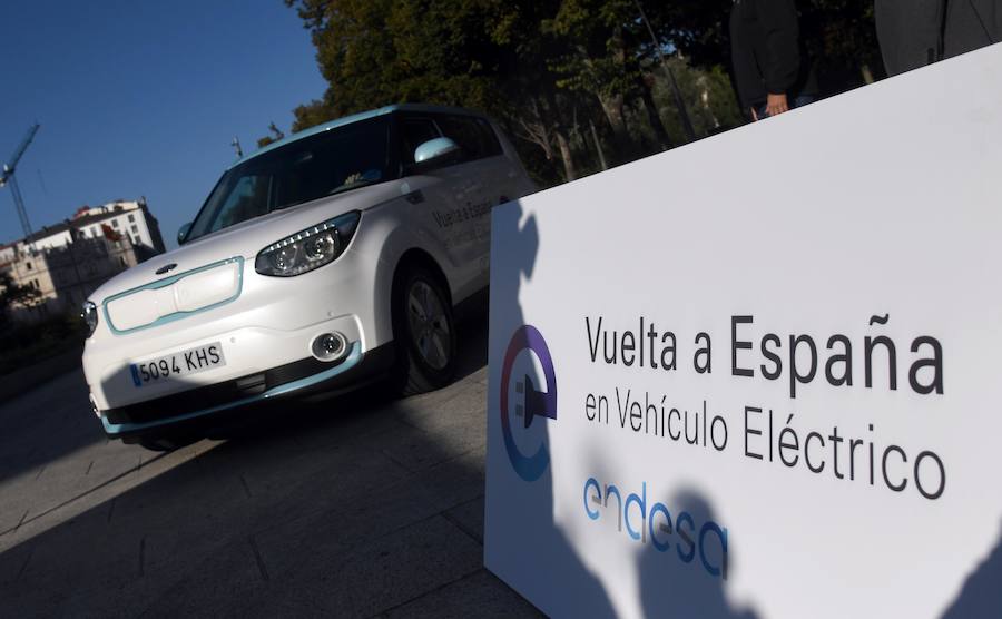 Burgos ha sido el punto de salida de la segunda etapa de la segunda etapa de la Vuelta a España en coche eléctrico.