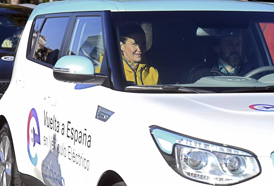 Burgos ha sido el punto de salida de la segunda etapa de la segunda etapa de la Vuelta a España en coche eléctrico.