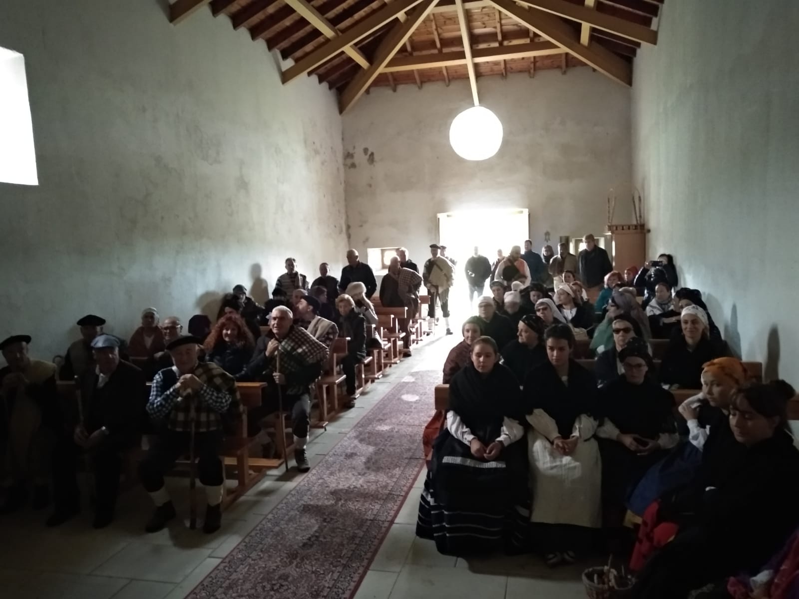 Tolbaños de Arriba recrea el momento de la trashumancia