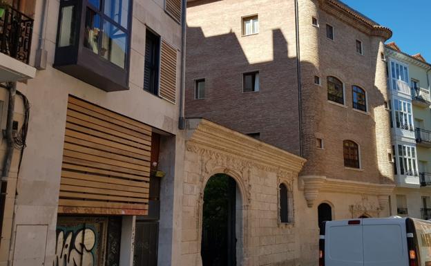 El Ayuntamiento cede 20 plazas de aparcamiento a Copsa para regularizar el proyecto del Albergue de Peregrinos