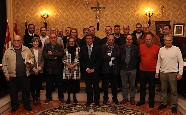 Foto de todos los participantes del convenio