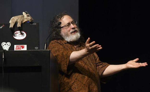 El fundador del movimiento del software libre, Richard Stallman, en su intervención en el Foro