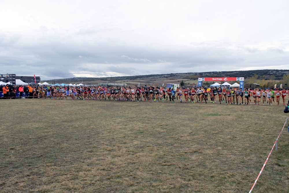 Fotos: Los mejores momentos de la carrera absoluta femenina