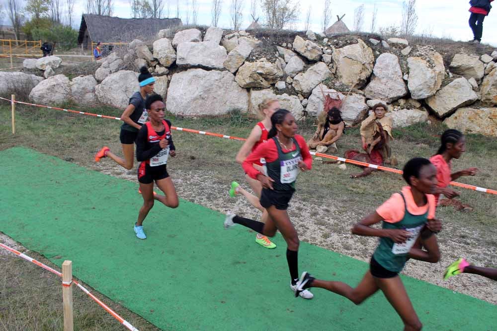 Fotos: Los mejores momentos de la carrera absoluta femenina