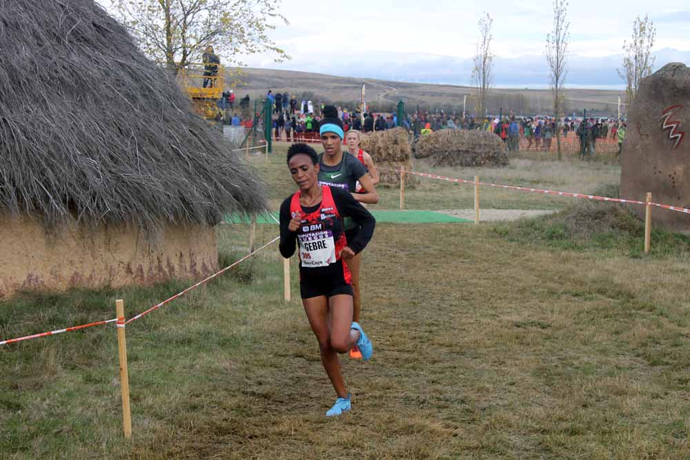 Fotos: Los mejores momentos de la carrera absoluta femenina