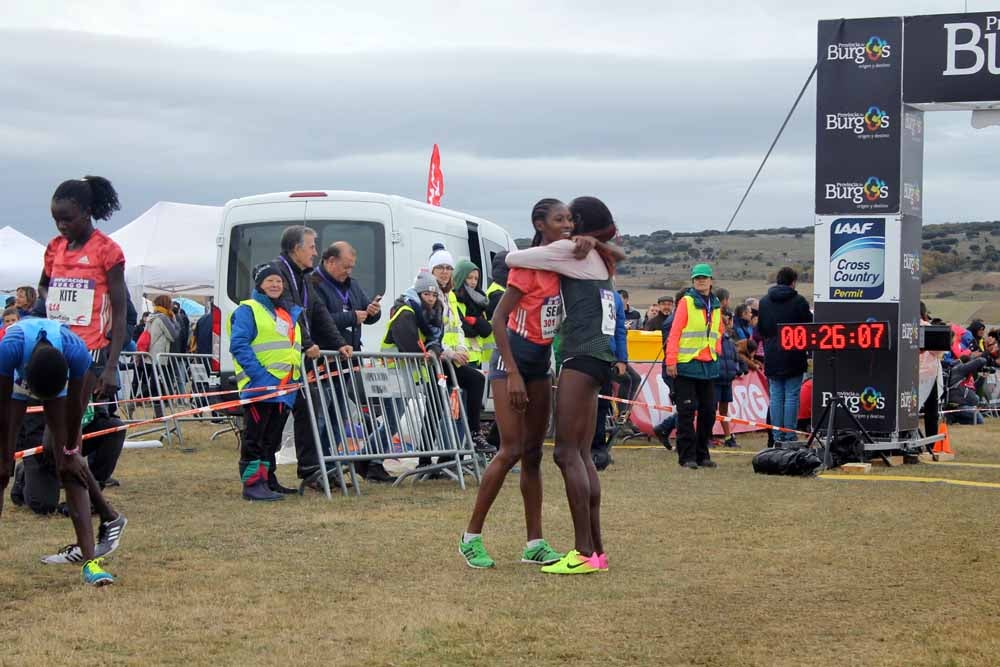 Fotos: Los mejores momentos de la carrera absoluta femenina