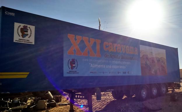 Una de las Caravanas Solidarias que la asociación ha enviado a los campamentos de refugiados saharauis de Tindouf. 