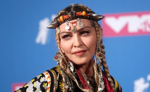 Madonna comparte una foto de sus seis hijos