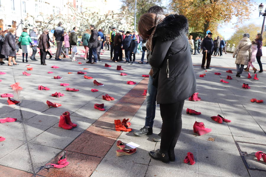 Amnistía Internacional se suma a la celebración del Día contra la Violencia de Género con una instalación artística y un recorrido musical por El Espolón