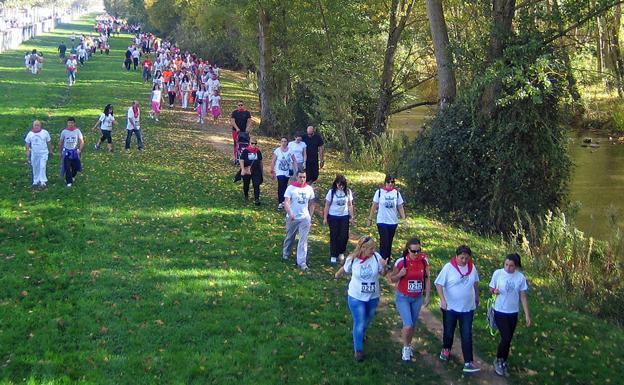 Imagen de archivo de una de las marchas solidarias organizadas por Amycos. 