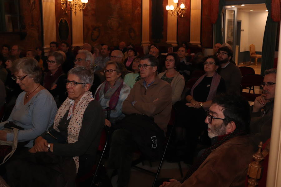 Miguel Sobrino, autor del libro «Catedrales», ha ofrecido una conferencia en el marco de la iniciativa Leer, Escribir la Historia, Encuentros Literarios Históricos, celebrada en Burgos.