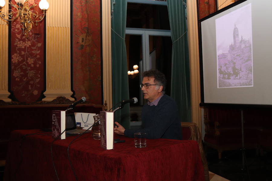 Miguel Sobrino, autor del libro «Catedrales», ha ofrecido una conferencia en el marco de la iniciativa Leer, Escribir la Historia, Encuentros Literarios Históricos, celebrada en Burgos.