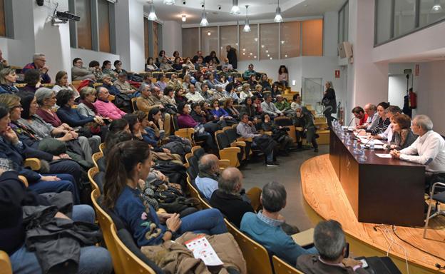 Los médicos se reunieron en la sede del Colegio