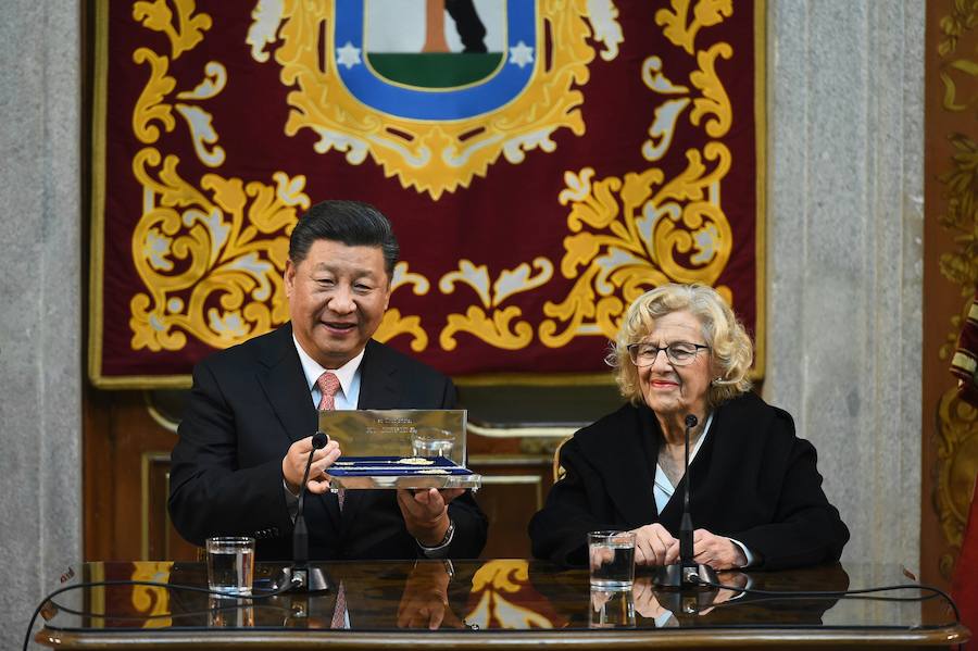 Recibimiento oficial de los Reyes al presidente de la República Popular China, Sr. Xi Jinping y su esposa, Peng Liyuan, en el Palacio Real de Madrid.