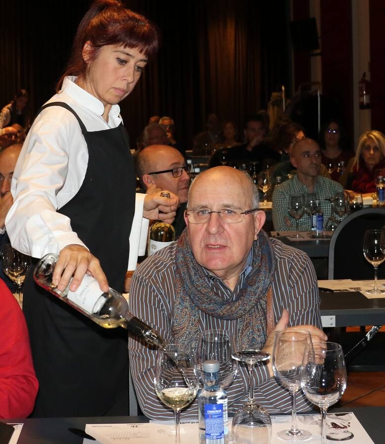 Los invitados probaron en primicia un blanco de Rueda y tres tintos de Ribera del Duero