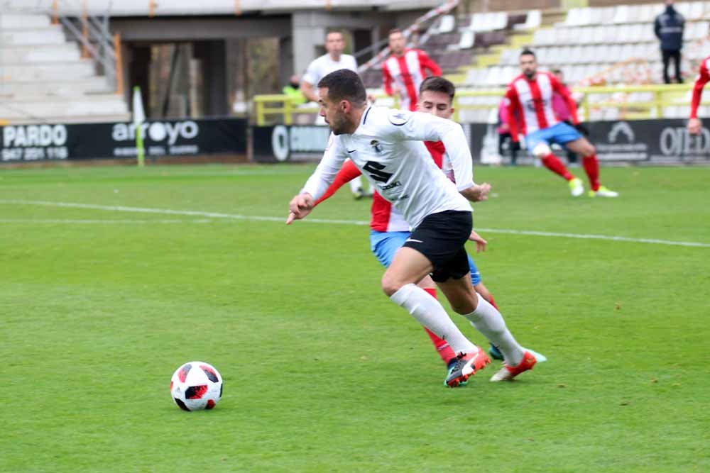 Fotos: Los mejores momentos del Burgos CF - CDA Navalcarnero