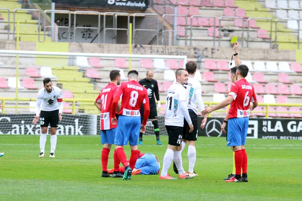 Fotos: Los mejores momentos del Burgos CF - CDA Navalcarnero