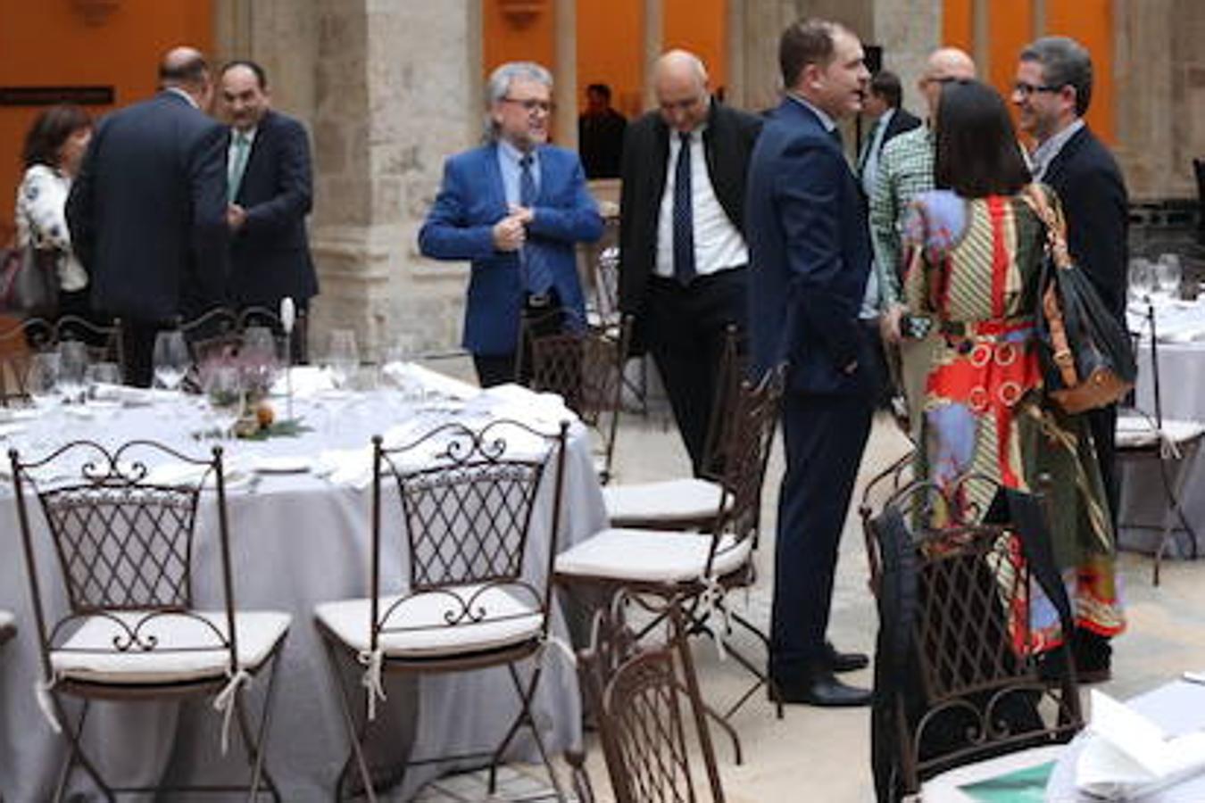 El doctor en Economía Juan Ramón Rallo ha protagonizado esta mañana la Mesa de Actualidad Empresarial de Cajaviva Caja Rural que se ha celebrado en Burgos