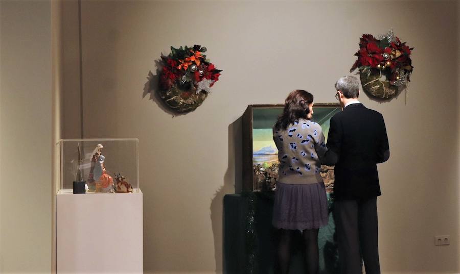 La Fundación Cajacírculo ha inaugurado su ya tradicional Belén Artístico que se podrá visitar, junto con una gran variedad de pequeños Belenes, en la Sala de Exposiciones Pedro Torrecilla.