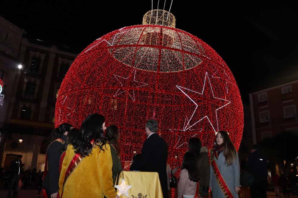 Fotos: La iluminación navideña ya brilla en la ciudad