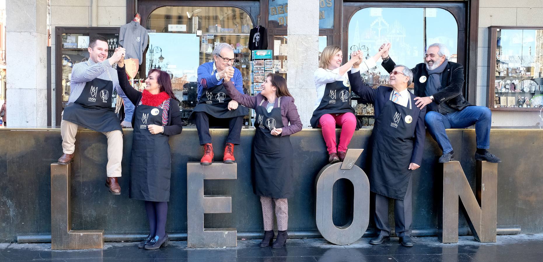 León, Capital Española de la Gastronomía 2018. La ciudad, tiene algunos de los monumentos más espectaculares de España: La Catedral gótica con las vidrieras más hermosas de Europa, los frescos románicos de la Colegiata de San Isidoro, conocidos como la capilla Sixtina del románico, y la fachada más impresionante del plateresco, el Hospital de San Marcos. Pero uno de los preferidos de los leoneses es ir de tapas y de vinos, el tapeo es una de las actividades clave durante todo el año.