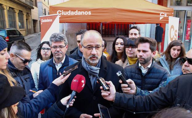 Luis Fuentes, durante su comparecencia ante los medios.