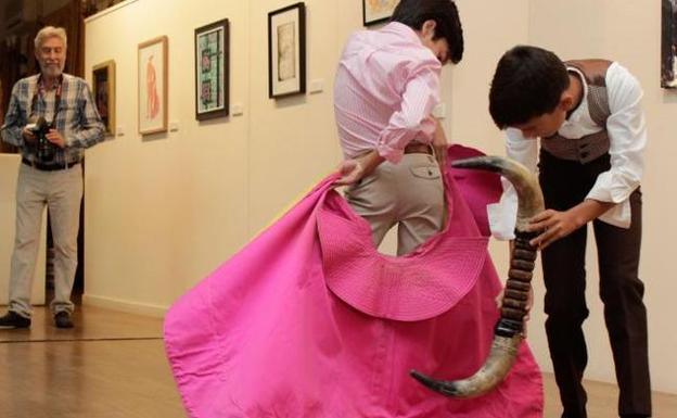 Alumnos de la Escuela de Tauromaquía , en una exposición de Salamanca.