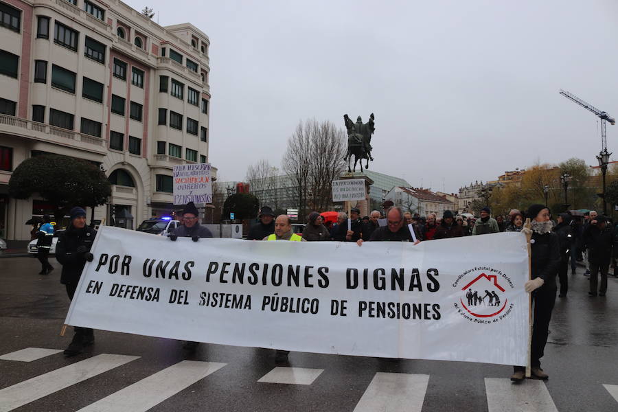 Fotos: Manifestación por unas pensiones dignas de la Coordinadora Estatal en Defensa del Sistema Público de Pensiones en Burgos