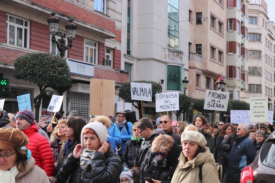 Fotos: 3.000 personas salen a la calle en Burgos para defender la Atención Primaria