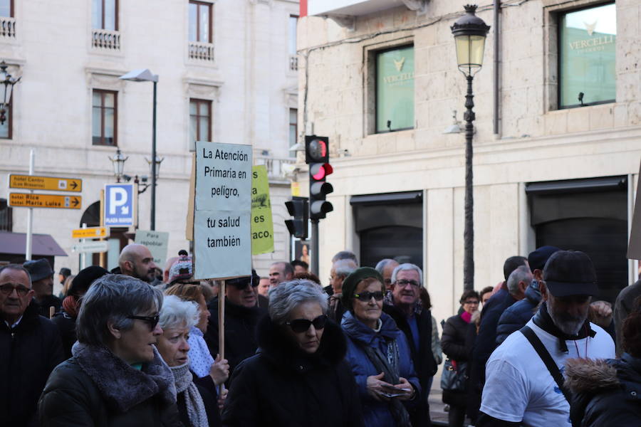 Fotos: 3.000 personas salen a la calle en Burgos para defender la Atención Primaria