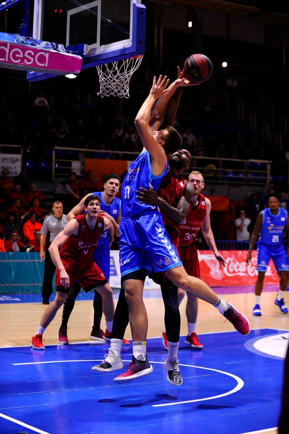 Fotos: El San Pablo Burgos consigue su primera victoria a domicilio