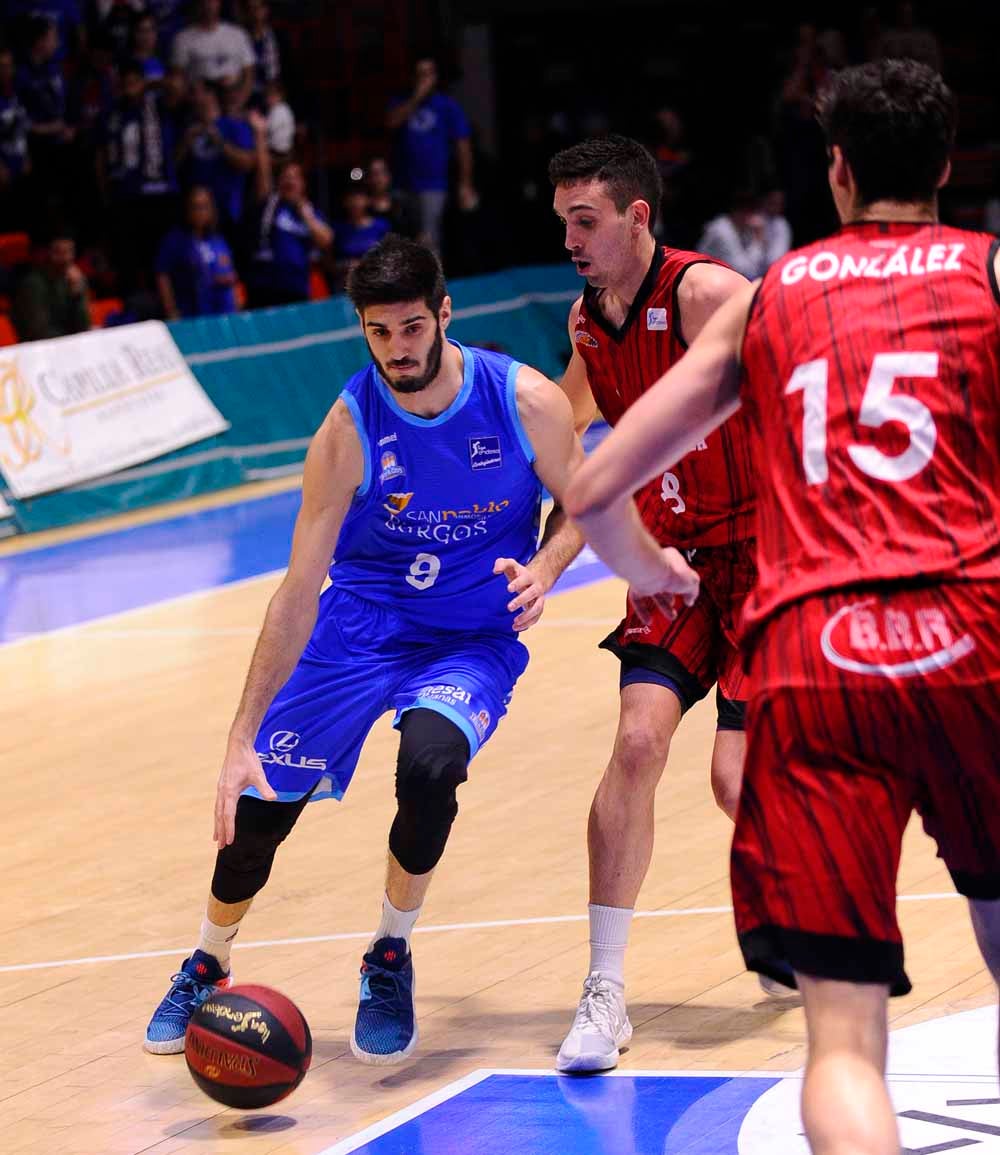 Fotos: El San Pablo Burgos consigue su primera victoria a domicilio