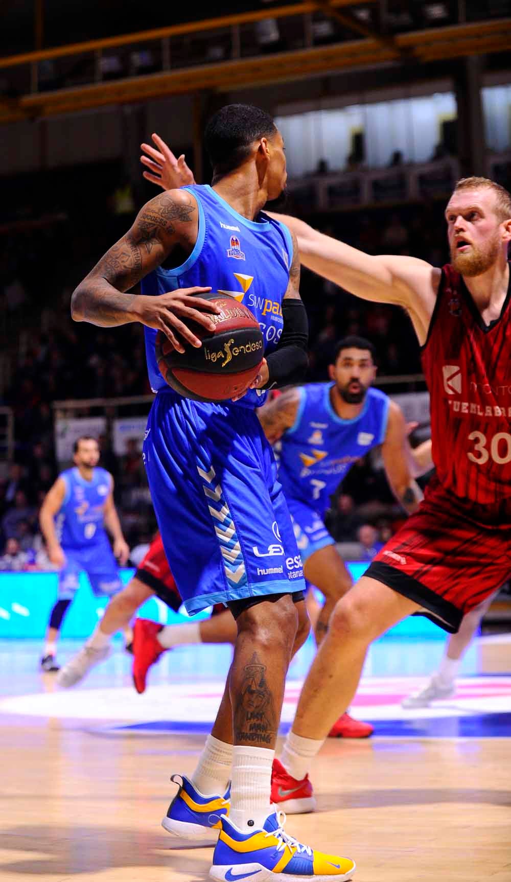 Fotos: El San Pablo Burgos consigue su primera victoria a domicilio