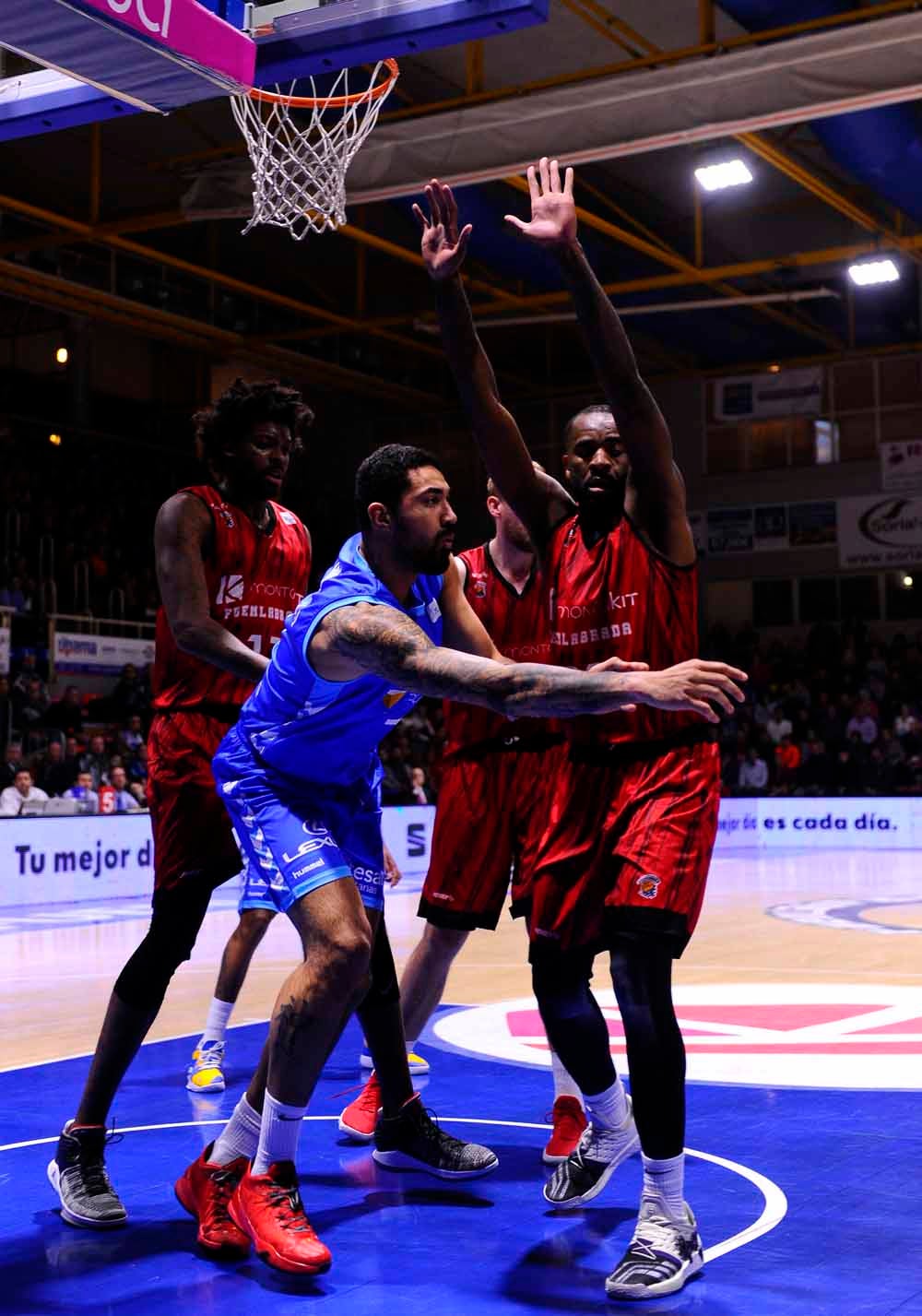 Fotos: El San Pablo Burgos consigue su primera victoria a domicilio