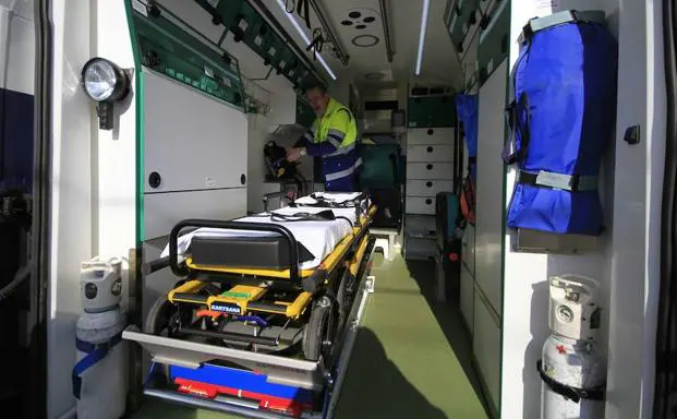 Interior de una ambulancia, en una imagen de archivo. 