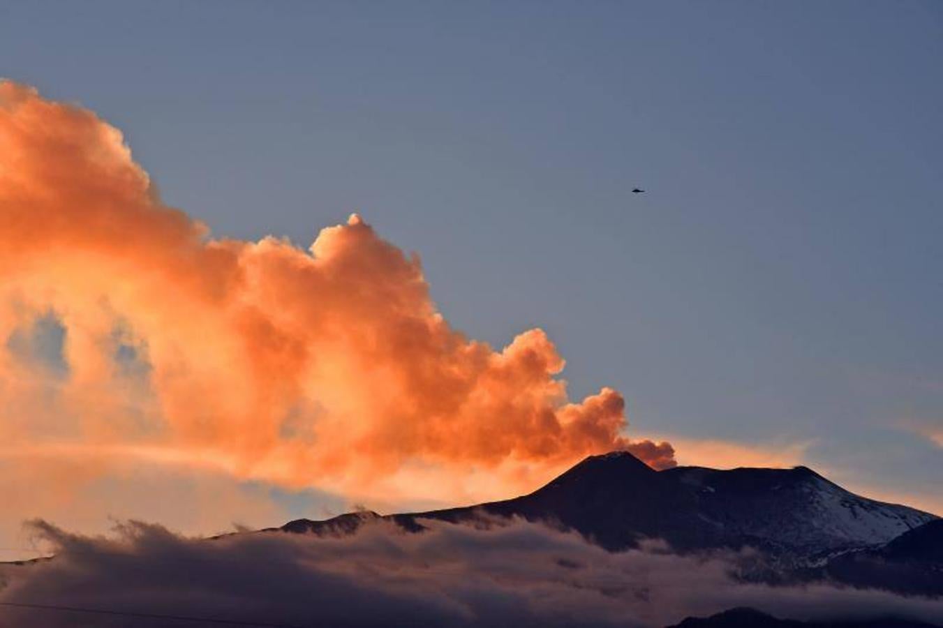 El presidente de la región italiana declara el estado de calamidad después del terremoto de 4,8 grados vinculado a la erupción del volcán