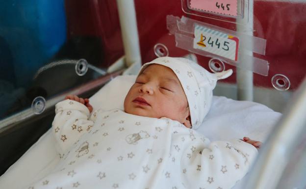 Abril, primer bebé nacido en 2019 en Soria. 