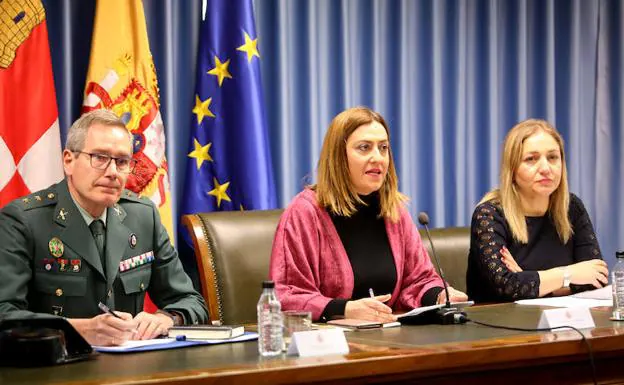 La delegada del Gobierno en Castilla y León, Virginia Barcones, presenta el balance del dispositivo especial de tráfico Navidad 2018-2019 y de la siniestralidad en las carreteras de Castilla y León en el año recién terminado. 