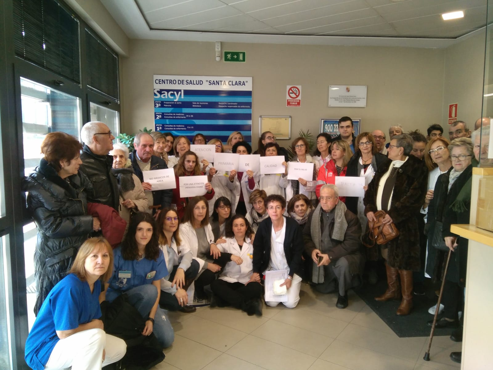 En Los Cubos, los usuarios han pedido a las tres médicos que han renunciado a su plaza que se queden