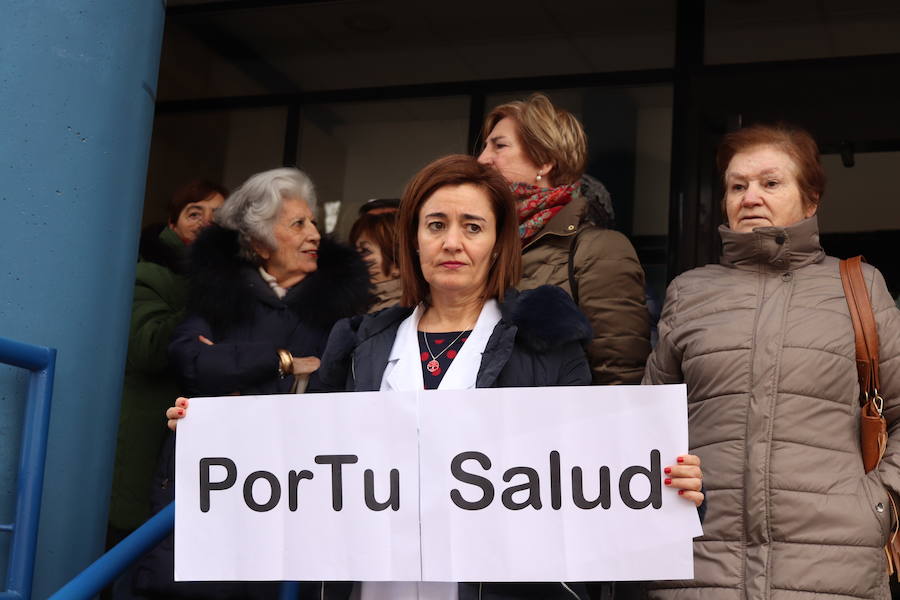 En Los Cubos, los usuarios han pedido a las tres médicos que han renunciado a su plaza que se queden