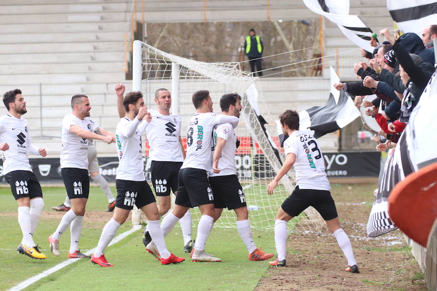 El Burgos CF ha ganado 2-0 a la Ponferradina en el estadio municipal de EL Plantío con goles de Chevi y Andrés