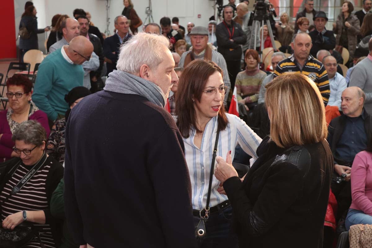 Alrededor de un millar de personas han acudido al Fórum Evolución para acompañar a Luis Tudanca en su presentación oficial como candidato a la Presidencia de la Junta de Castilla y León.