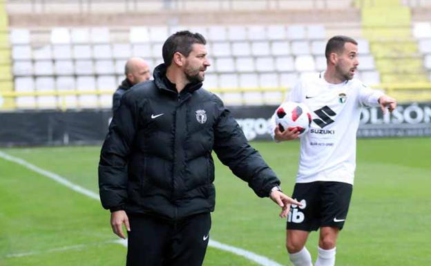 Fernando Estévez, entrenador del Burgos CF. 