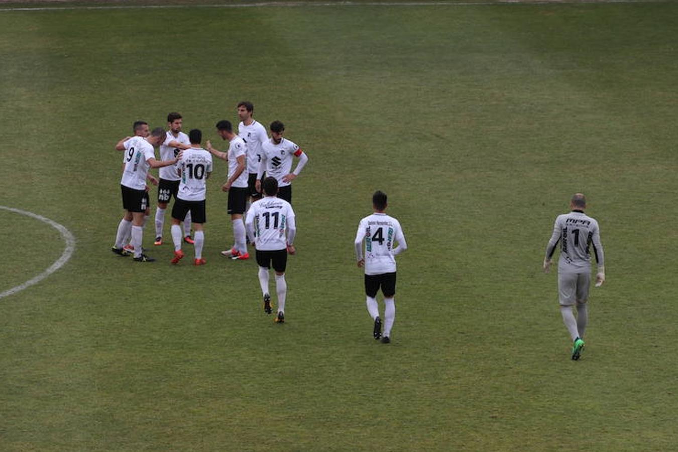 El Burgos CF ha ganado 2-0 a la Ponferradina en el estadio municipal de EL Plantío con goles de Chevi y Andrés