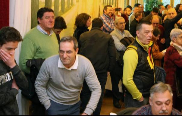 Jaime Pérez (en primer plano, con jersey gris), el domingo durante el acto de Vox en Segovia. 