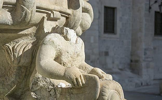 La fuente presenta importantes deterioros