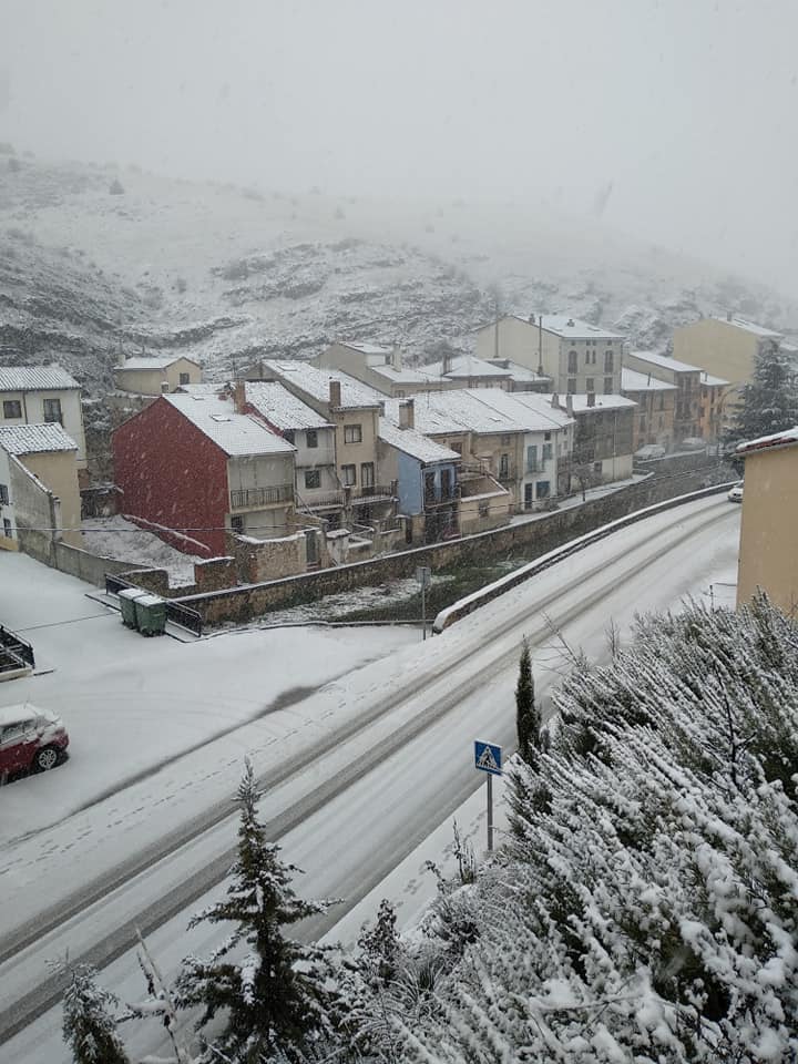 Fotos: La nieve pinta la provincia