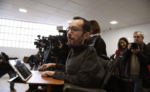 Pablo Echenique, en la reunión del comité de campaña de Podemos.